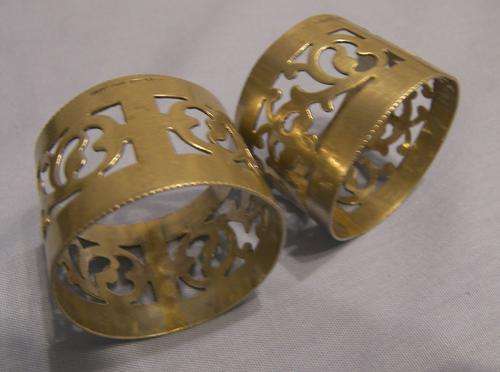 2 BEAUTIFUL EPNS SERVIETTE RINGS