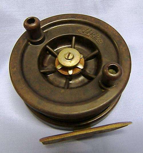 vintage backelite centerpin reel- Alpha