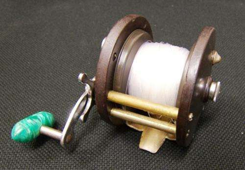 VINTAGE PENN 85 FISHING REEL