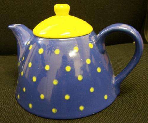 BLUE TEAPOT WITH YELLOW LID AND YELLOW SPOTS