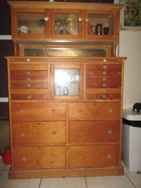 Rare Dentist Cabinet , Douglas Fir Pine , 18' Drawers ( 110 x 40 x 166 cm)