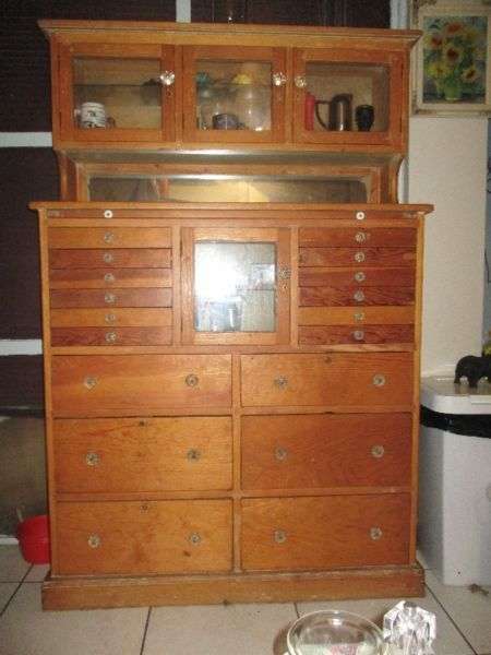 Rare Dentist Cabinet , Douglas Fir Pine , 18' Drawers ( 110 x 40 x 166 cm)