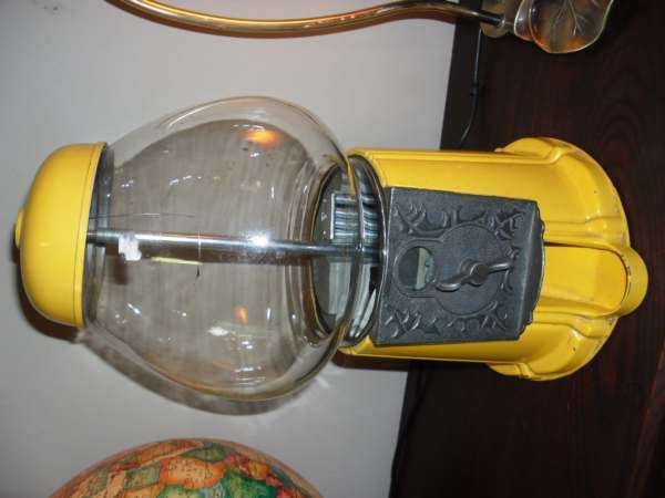 VINTAGE GUMBALL MACHINE ( 38 X 20 CM)