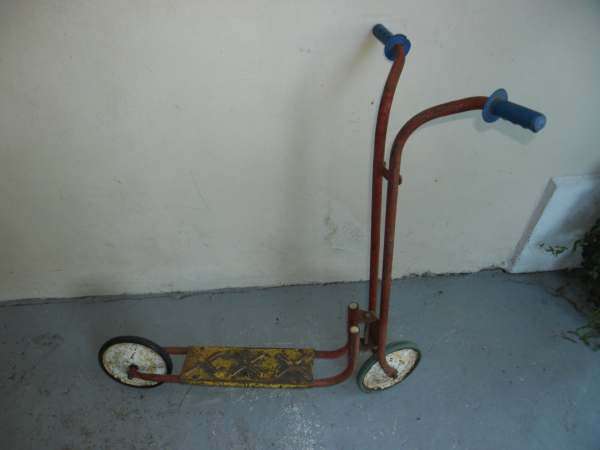 VINTAGE TAP / SCOOTER