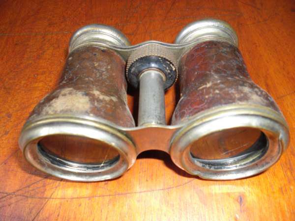 BINOCULARS MARKED PARIS JOCKEY CLUB