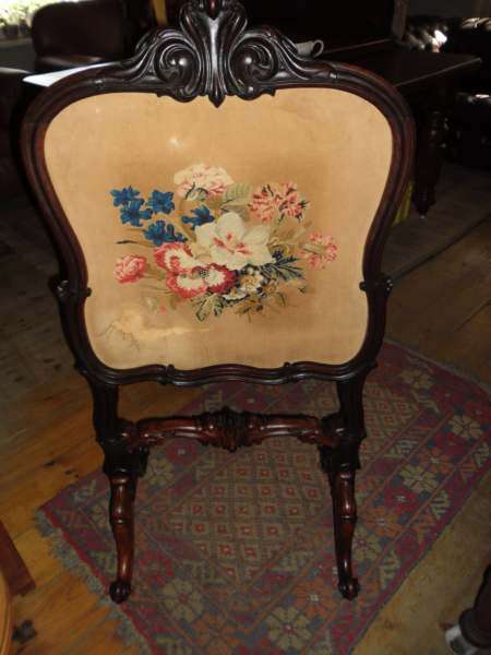 VICTORIAN MAHOGANY FIRESCREEN