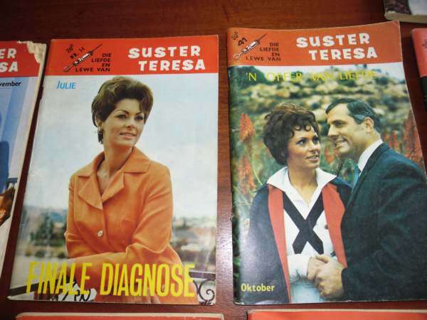 FOTOBOEKIES SUSTER THERESA ( 10 BOEKIES IN GOEIE TOESTAND)