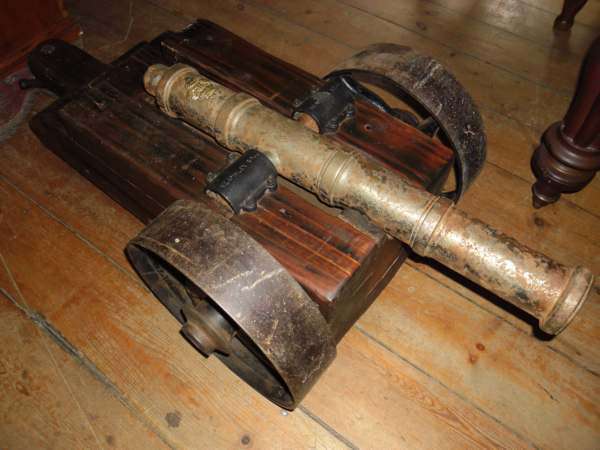 VINTAGE CANON WITH EXTRA BARREL AND CANONBALLS