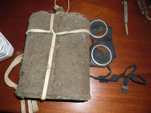 WW 11 WATERBOTTLE AND GOGGLES