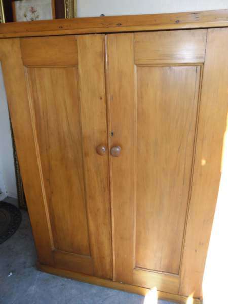CAPE YELLOWWOOD LINENCUPBOARD CIRCA 1850