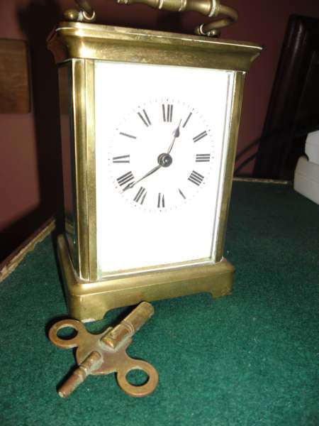 BRASS CARRIAGE CLOCK ( LOOK GOOD , NOT WORKING)