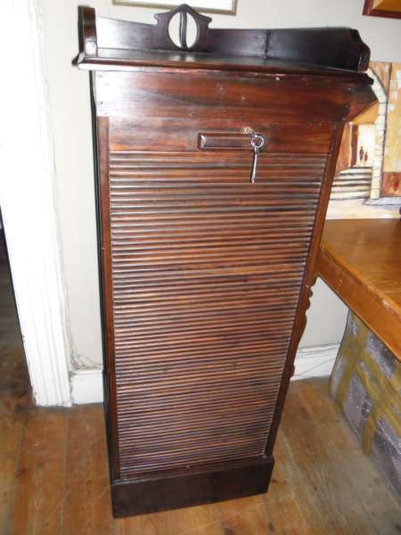 FILING CABINET: ROLLDOWN MAHOGANY FILING CABINET (132 X 51 X 50 CM)