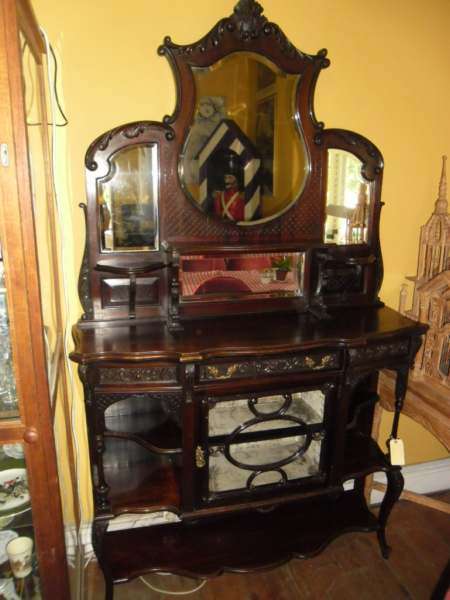VICTORIAN MAHOGANY DISPLAY CABINET IN ORIGINAL GOOD CONDITION
