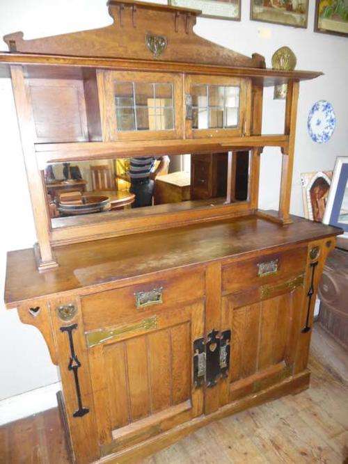 ARTS AND CRAFTS OAK SIDEBOARD IN ORIGINAL GOOD CONDITION CIRCA 1900