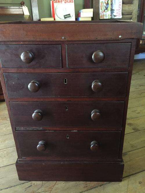 Rare small Victorian Mahogany Chest of Drawers circa 1890 ( 76 x 41 x 54 cm)