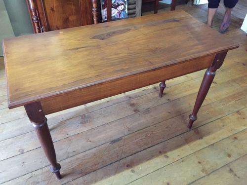 Stinkwood Side Table in good condition ( 105 x 48 x 70 cm )