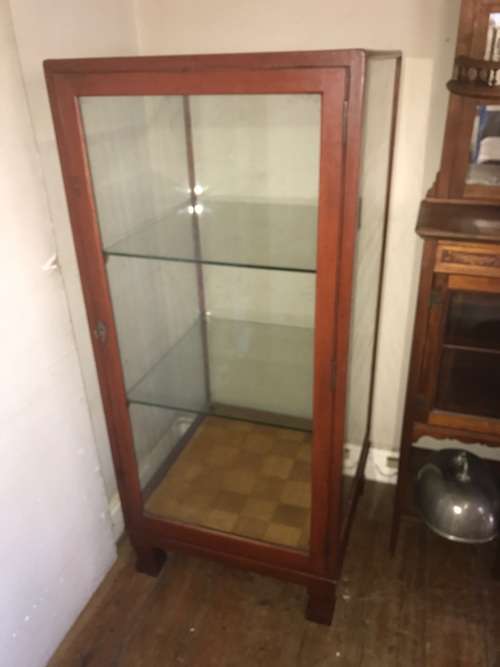 Teak Shop Display Cabinet in good condition ( 140 x 60 x 60 cm )