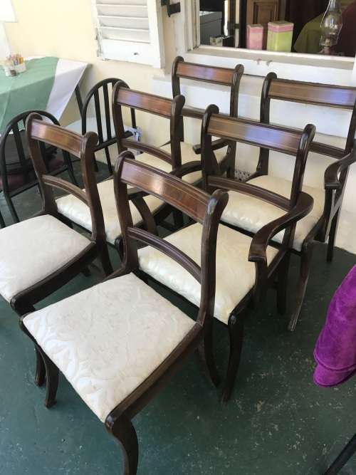 Mahogany Victorian style Chairs: set of 6 ( 2 Carvers and 4 chairs )