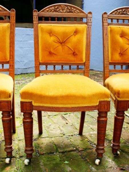 Edwardian Oak Chairs on castors in good condition: Set of 6 ( Bid for the set )