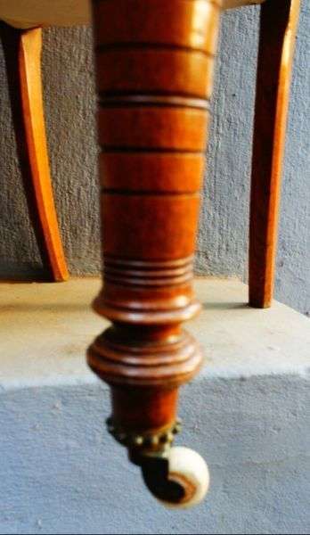 Edwardian Oak Chairs on castors in good condition: Set of 6 ( Bid for the set )