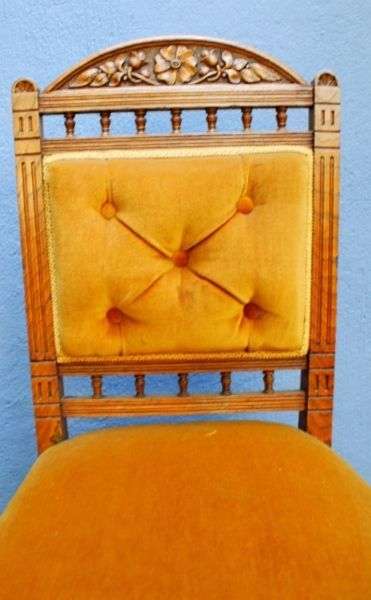Edwardian Oak Chairs on castors in good condition: Set of 6 ( Bid for the set )