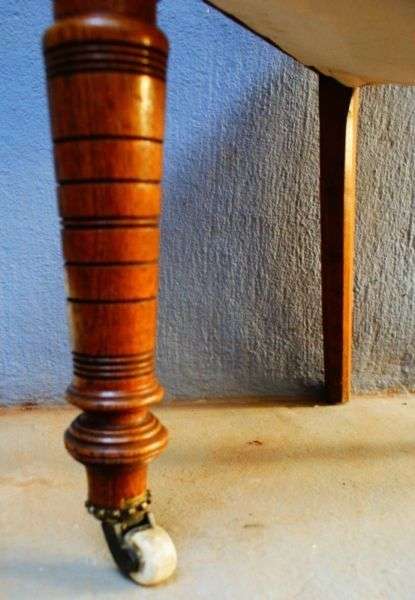 Edwardian Oak Chairs on castors in good condition: Set of 6 ( Bid for the set )