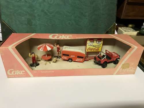 Vintage Coke set in original box