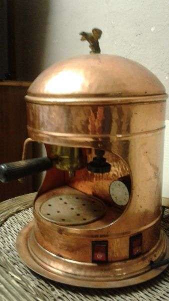 Brass Italian Espresso Machine: Victoria Arduino