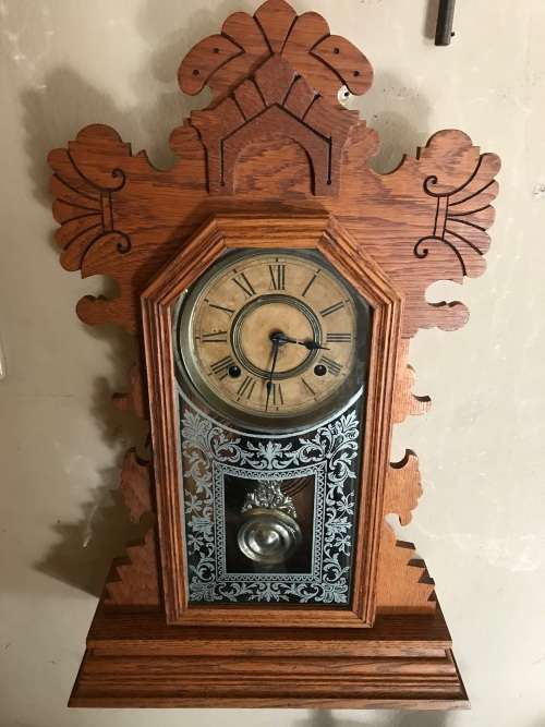 Oak Gingerbreadclock  ( need service )