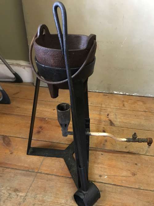 Vntage Cast Iron Melting Pot and Tools ( 49 cm high)
