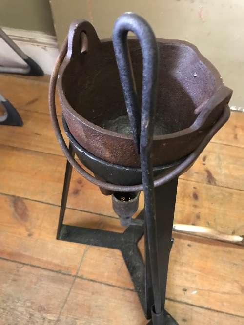 Vntage Cast Iron Melting Pot and Tools ( 49 cm high)