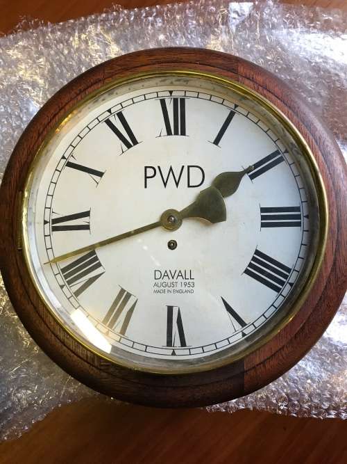 Vintage Oak cased Station Clock ( not working ) 34 cm diameter