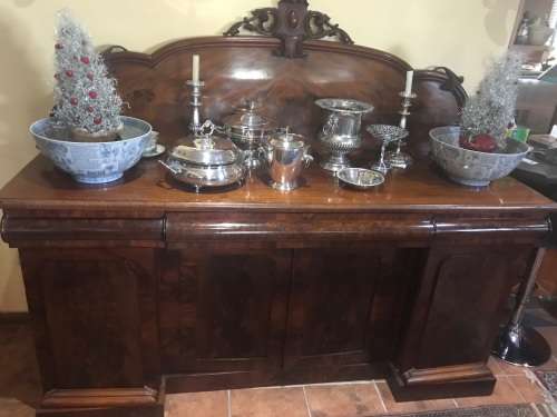 Fantastic Victorian Flame Mahogany Chiffonier circa 1860 ( 182 x 155 x 54 cm )