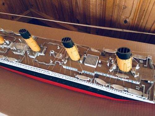 Titanic: Beautiful  Model in wood by Hachette (110 cm )