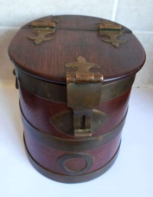 VINTAGE TOBACCO TEA BARREL ( 15 x 13 x 14 cm )