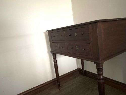 VICTORIAN MAHOGANY WORKTABLE IN GOOD CONDITION ( 77 x 74 x 54 cm )
