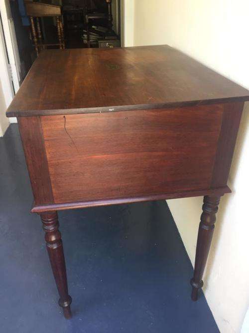 VICTORIAN MAHOGANY WORKTABLE IN GOOD CONDITION ( 77 x 74 x 54 cm )