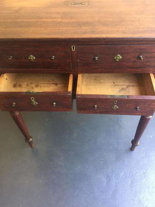 VICTORIAN MAHOGANY WORKTABLE IN GOOD CONDITION ( 77 x 74 x 54 cm )