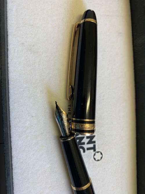 MONT BLANC FOUNTAIN PEN IN ORIGINAL BOX