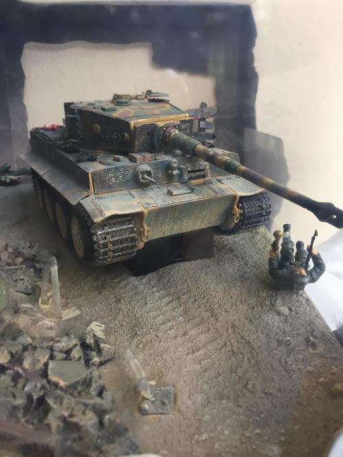 FORCES OF VALOR: CAEN, NORMANDY DIORAMA 1/32 IN ORIGINAL BOX