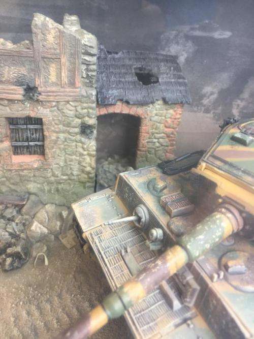 FORCES OF VALOR: CAEN, NORMANDY DIORAMA 1/32 IN ORIGINAL BOX