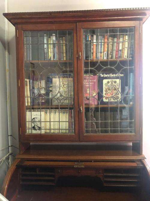 BEAUTIFUL WALNUT BUREAU BOOKCASE WITH LEADGLASS DOORS CIRCA 1890 ( 230 x 121 x 62 cm )
