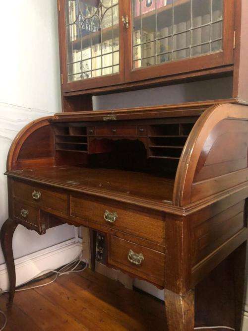 BEAUTIFUL WALNUT BUREAU BOOKCASE WITH LEADGLASS DOORS CIRCA 1890 ( 230 x 121 x 62 cm )