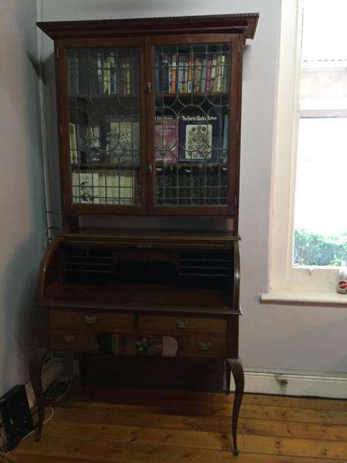 BEAUTIFUL WALNUT BUREAU BOOKCASE WITH LEADGLASS DOORS CIRCA 1890 ( 230 x 121 x 62 cm )