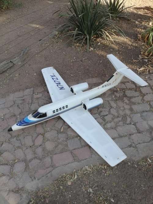 MODEL OF A LEAR JET ( 1480 WINGSPAN X 1440 LENGTH )