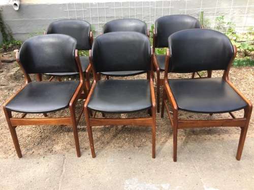 SET OF 6 MID CENTURY CHAIRS IN GOOD CONDITION