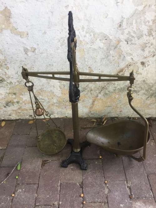 RARE CAST IRON AND BRASS SCALE ( DAY AND MILLARD )