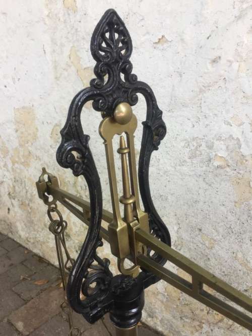 RARE CAST IRON AND BRASS SCALE ( DAY AND MILLARD )