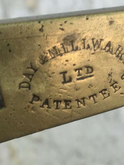 RARE CAST IRON AND BRASS SCALE ( DAY AND MILLARD )