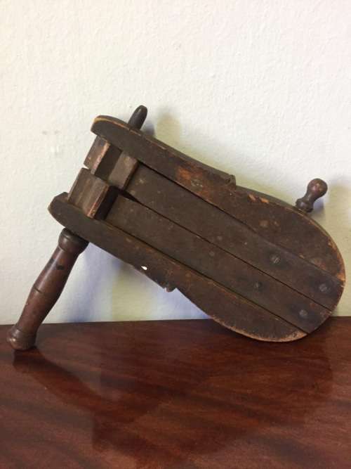 RARE POLICE RATTLE CIRCA 1830 ( 25 x 25 cm )